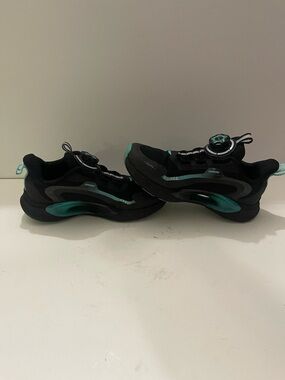Boys Habu/ Jiangtan Anta Running Shoes  With Habu Knob-Size 2.5Y